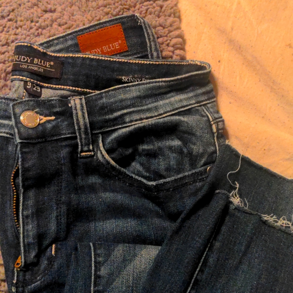 Judy blue distressed skinny jeans